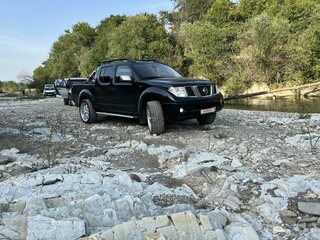 2006 Nissan Navara (Frontier) III (D40), чёрный, 1100000 рублей, вид 3