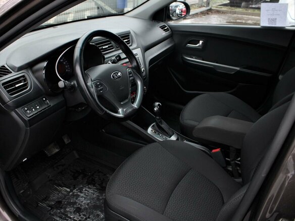 2016 Kia Rio III Рестайлинг, коричневый, 1300000 рублей - вид 8