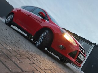 2013 Ford Focus III, красный, 820000 рублей, вид 3