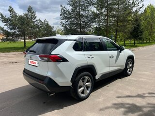 2019 Toyota RAV4 V (XA50), белый, 2740000 рублей, вид 4