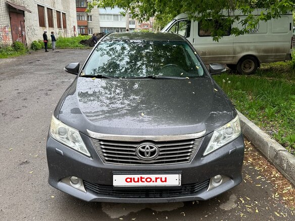 2013 Toyota Camry VII (XV50), серый, 1950000 рублей