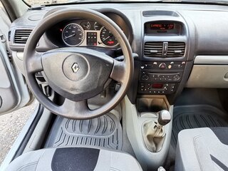 2002 Renault Clio II Рестайлинг, серебристый, 350000 рублей, вид 3