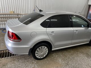 2017 Volkswagen Polo V Рестайлинг, серебристый, 1400000 рублей, вид 3
