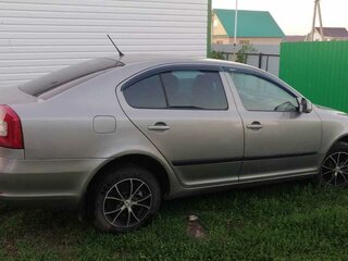 2011 Skoda Octavia II (A5) Рестайлинг, серый, 1200000 рублей, вид 3