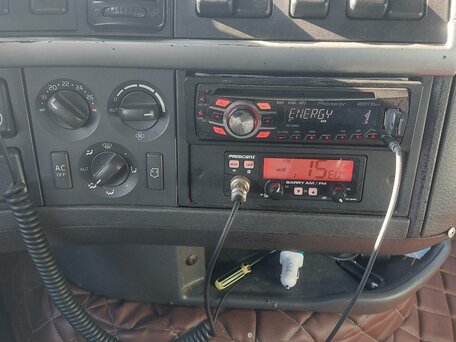 2005 Volvo FH, жёлтый, 4990000 рублей, вид 4