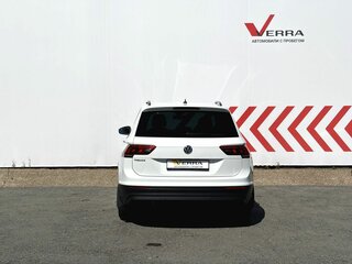 2020 Volkswagen Tiguan II, белый, 2430000 рублей, вид 4