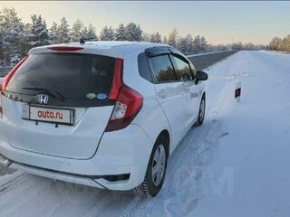 2019 Honda Fit III Рестайлинг, белый, 1410000 рублей, вид 3