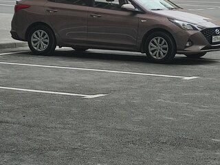 2021 Hyundai Solaris II Рестайлинг, коричневый, 1550000 рублей, вид 2