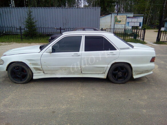 1991 Mercedes-Benz 190 (W201), белый - вид 2