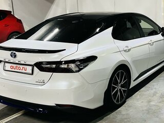 2022 Toyota Camry VIII (XV70) Рестайлинг, белый, 3600000 рублей, вид 5