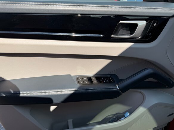 2021 Porsche Cayenne Coupé III, красный, 7987654 рублей - вид 19