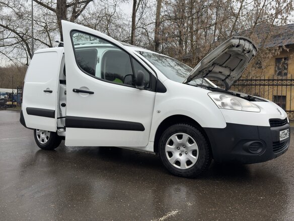 2015 Peugeot Partner, белый, 1600000 рублей - вид 23