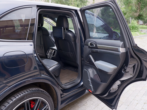 2015 Porsche Cayenne Turbo II Рестайлинг (958), синий, 5000000 рублей - вид 17