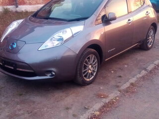 2013 Nissan Leaf (EM57) I (ZE0/AZE0), серый, 550000 рублей, вид 1