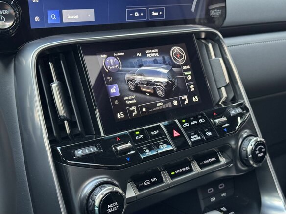 2025 Lexus LX 700h IV, чёрный, 19770000 рублей - вид 31