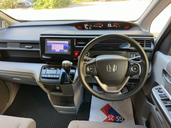2017 Honda Stepwgn V, чёрный, 2500000 рублей - вид 9