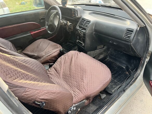 2004 Lada (ВАЗ) 2112, серебристый, 130000 рублей - вид 5