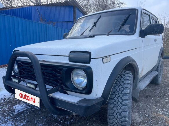1999 Lada (ВАЗ) 2121 (4x4) I Рестайлинг, белый, 420000 рублей - вид 4
