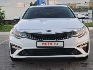 2019 Kia Optima IV Рестайлинг, белый, 2100000 рублей, вид 2