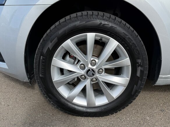 2018 Skoda Octavia III (A7) Рестайлинг, серебристый, 1790000 рублей - вид 13