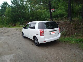2008 Toyota Raum II, белый, 590000 рублей, вид 3