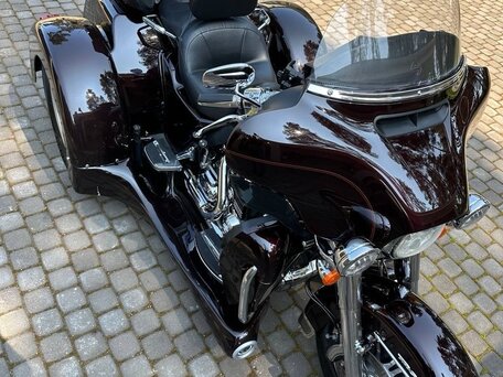 2014 Harley-Davidson Tri Glide, чёрный, 2900000 рублей, вид 2