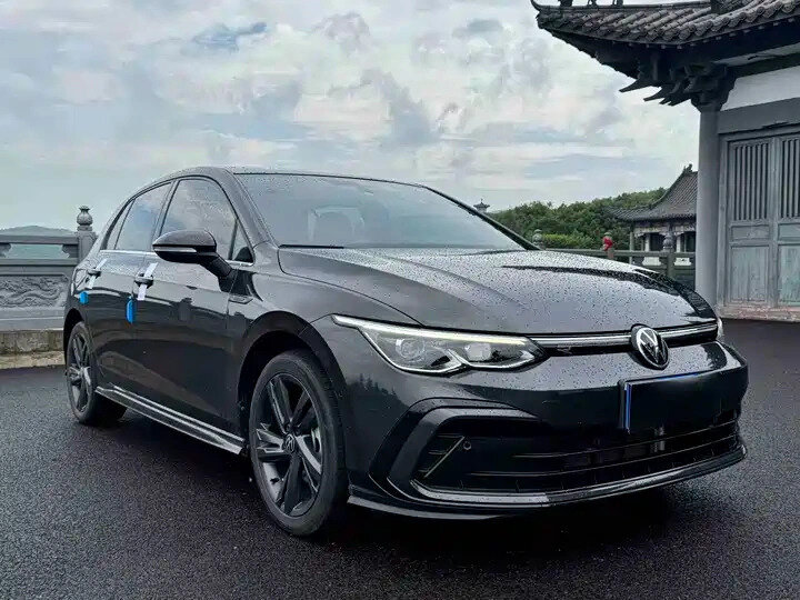 Открыть фотографии: Volkswagen Golf VIII