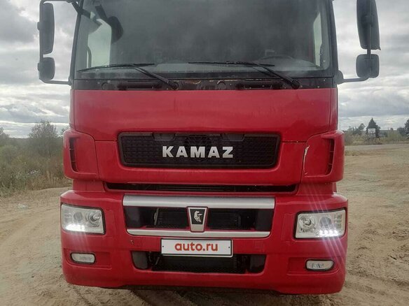 2018 КамАЗ 5490, красный, 3000000 рублей - вид 2