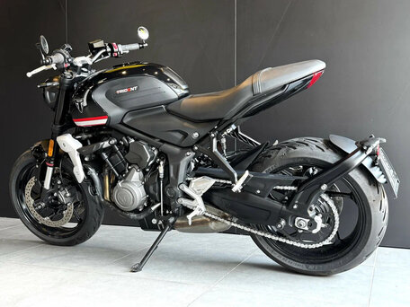 2021 Triumph Trident 660, чёрный, 930000 рублей, вид 4