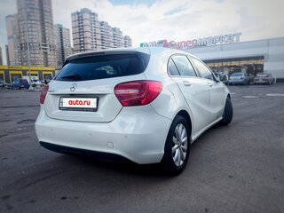 2013 Mercedes-Benz A-Класс 200 III (W176), белый, 1490000 рублей, вид 3