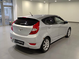 2012 Hyundai Solaris I, серебристый, 530000 рублей, вид 5