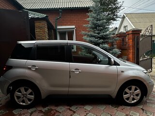 2002 Toyota Ist I, серебристый, 550000 рублей, вид 2