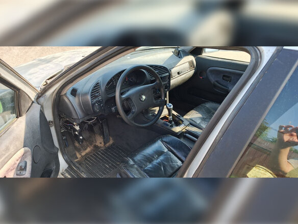 1993 BMW 3 серии 316i III (E36), серебристый, 295000 рублей - вид 14