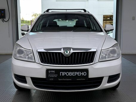 2012 Skoda Octavia II (A5) Рестайлинг, белый, 620000 рублей, вид 2
