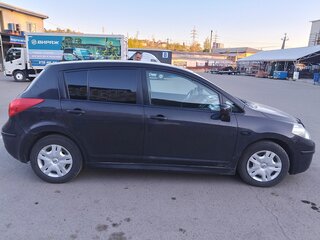 2010 Nissan Tiida I Рестайлинг, коричневый, 700000 рублей, вид 2