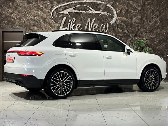 2020 Porsche Cayenne III, белый, 5698000 рублей - вид 3