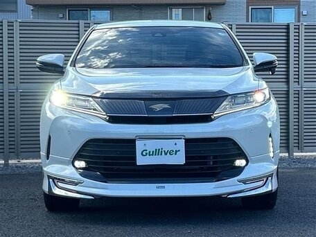 2019 Toyota Harrier III (XU60) Рестайлинг, белый, 2400000 рублей, вид 2