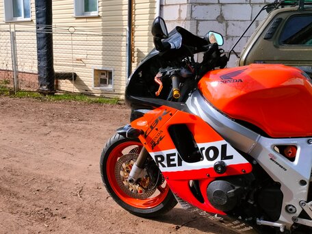 1993 Honda CBR 900RR Fireblade, жёлтый, 365000 рублей, вид 4