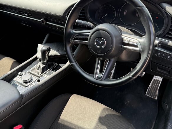 2020 Mazda 3 IV (BP), синий, 1650000 рублей - вид 7