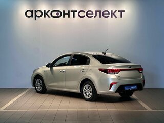 2019 Kia Rio IV, бежевый, 1521000 рублей, вид 4