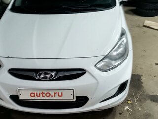 2013 Hyundai Solaris I, белый, 630000 рублей, вид 2