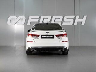 2019 Kia Optima IV Рестайлинг, белый, 2240000 рублей, вид 4