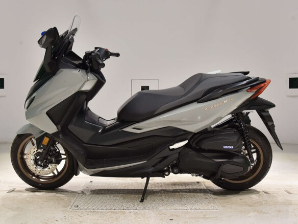 2023 Honda Forza, серый, 750000 рублей - вид 2