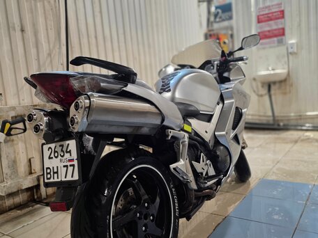 2006 Honda VFR 800, серебристый, 420000 рублей, вид 4