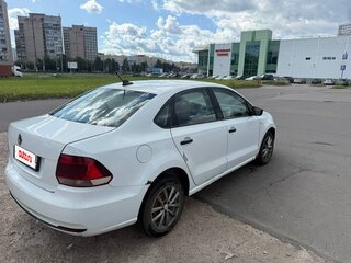 2017 Volkswagen Polo V Рестайлинг, белый, 400000 рублей, вид 3