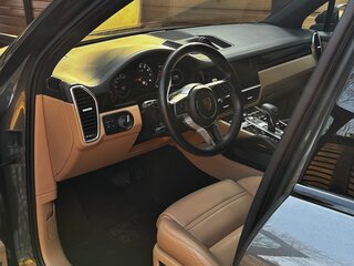 2021 Porsche Cayenne III, серый, 8400000 рублей, вид 3
