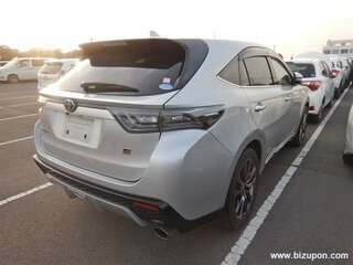 2018 Toyota Harrier III (XU60) Рестайлинг, серебристый, 4100000 рублей, вид 3