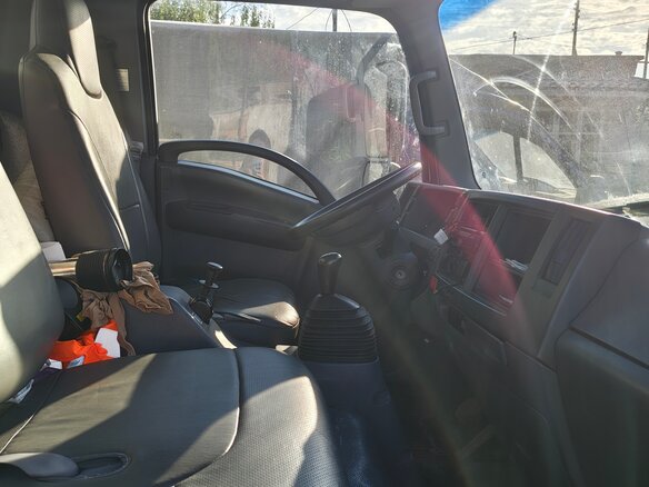 2014 Isuzu Elf (N-series), белый, 3100000 рублей - вид 15