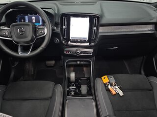 2025 Volvo XC40 I Рестайлинг, чёрный, 4830000 рублей, вид 5