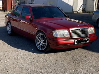 1994 Mercedes-Benz E-Класс 200 I (W124), красный, 900000 рублей, вид 3